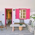 Anchorage Paros Piso Livadi