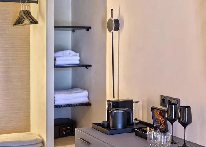 Anchorage Paros Private Retreat Hotel *