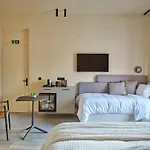 Anchorage Paros Hotel *