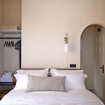 Anchorage Paros Hotel *
