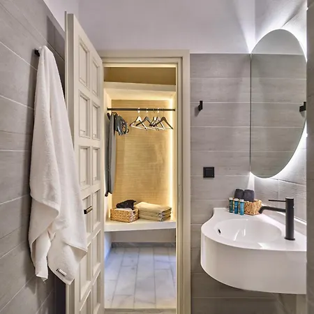 Anchorage Paros Private Retreat *